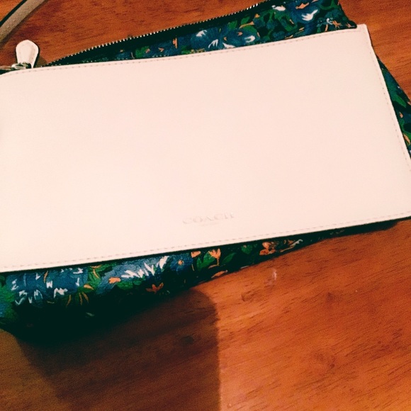 Coach Leila posey pop out pouch - Picture 2 of 8